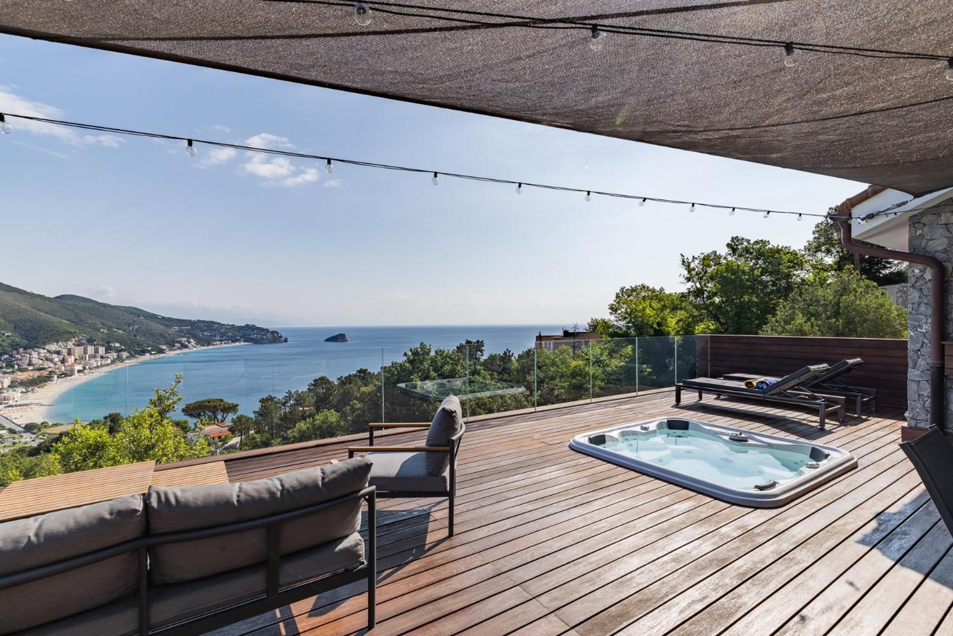 Spettacolare Vista Isola Terrazza E Idromassaggio Villa Noli Exterior photo