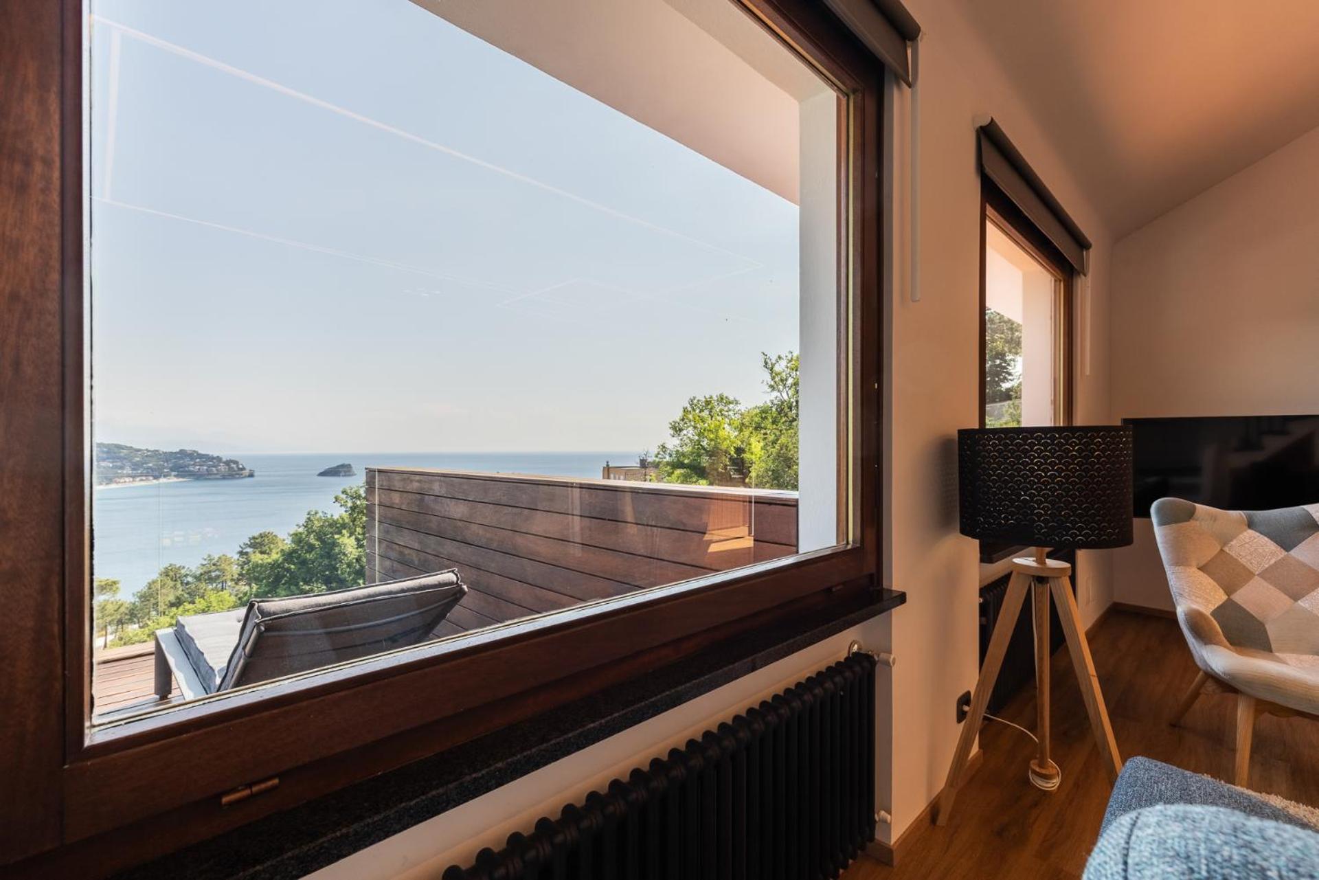 Spettacolare Vista Isola Terrazza E Idromassaggio Villa Noli Exterior photo